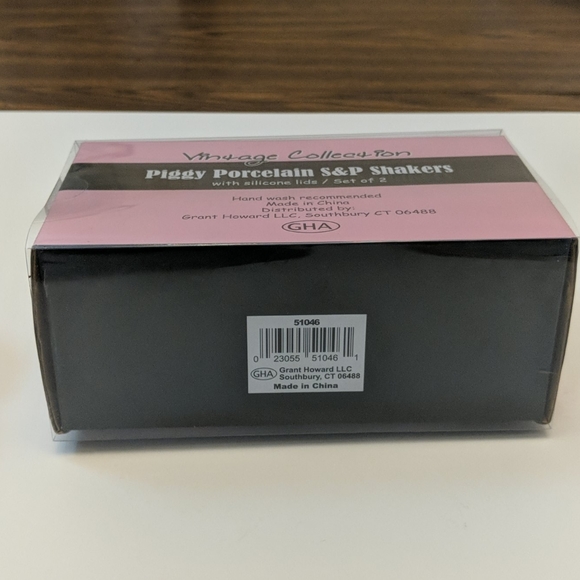 New Piggy Porcelain Salt & Pepper Shakers - Picture 4 of 6